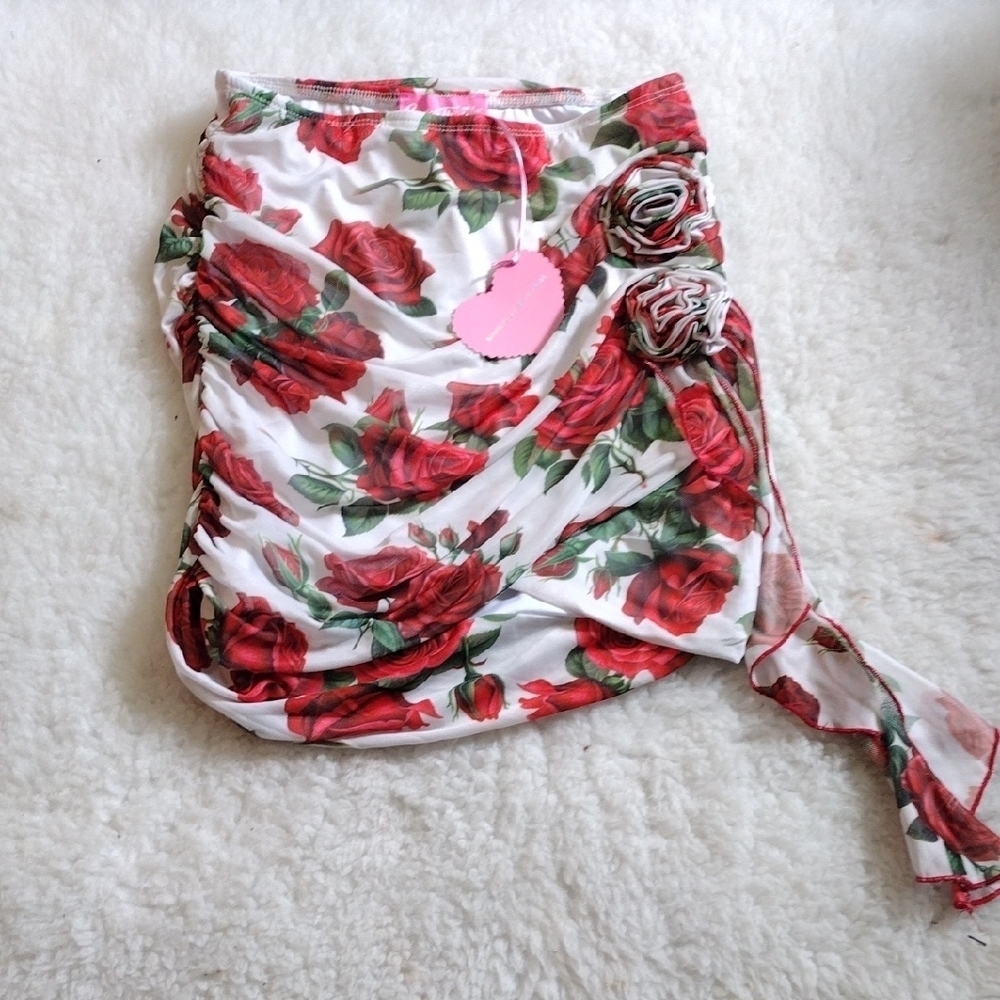 Sugar Thrillz White Mini Skirt with Red Rose Print